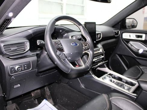 Used 2020 Ford Explorer ST w/ ST Street Pack image 32