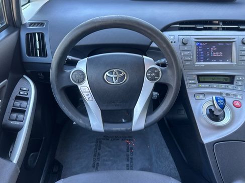 Used 2014 Toyota Prius Three FWD image 17