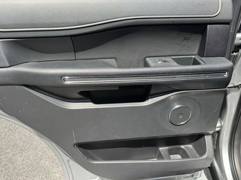 Used 2024 Ford Expedition XLT RWD image 24