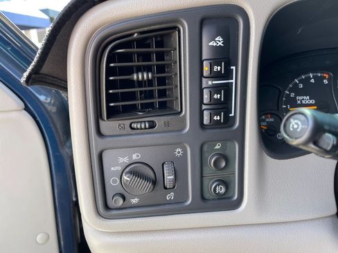 Used 2006 Chevrolet Silverado 2500 LT w/ Onstar Plus Package AWD/4WD image 33