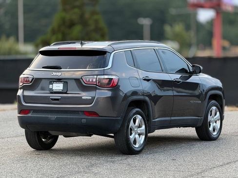 Used 2019 Jeep Compass Latitude w/ Cold Weather Group AWD/4WD image 9