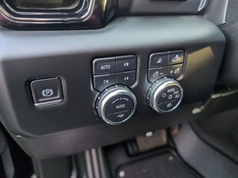 Used 2024 GMC Sierra 3500 AT4 w/ AT4 Premium Plus Package image 18