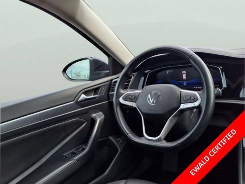 Used 2024 Volkswagen Jetta SE FWD image 18