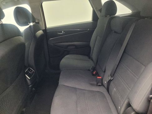 Used 2016 Kia Sorento LX AWD/4WD image 18