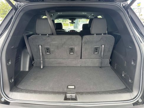 Used 2023 Chevrolet Traverse LT FWD image 28