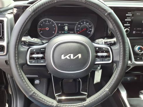 Used 2023 Kia Sorento LX AWD/4WD image 19