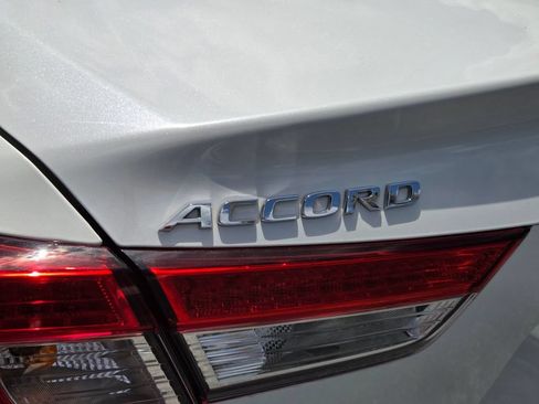 Used 2018 Honda Accord EX-L image 10