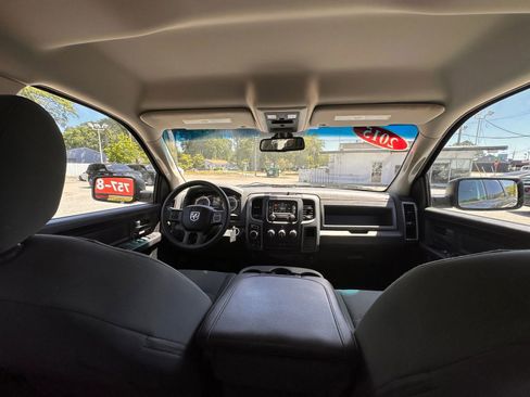 Used 2015 RAM 1500 Express AWD/4WD image 21