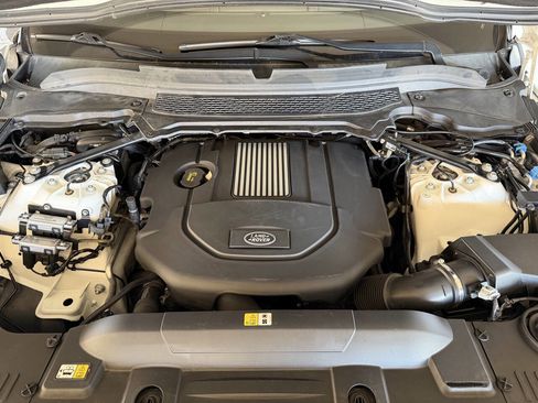 Used 2016 Land Rover Range Rover Sport HSE image 32