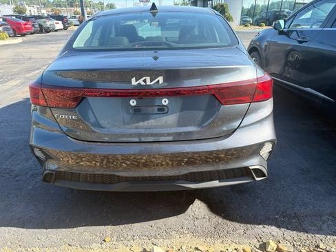 Used 2023 Kia Forte LXS w/ LXS Technology Package FWD image 5