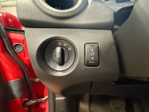 Used 2013 Ford Fiesta SE FWD image 22