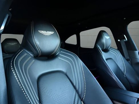 Used 2021 Aston Martin DBX AWD/4WD image 34