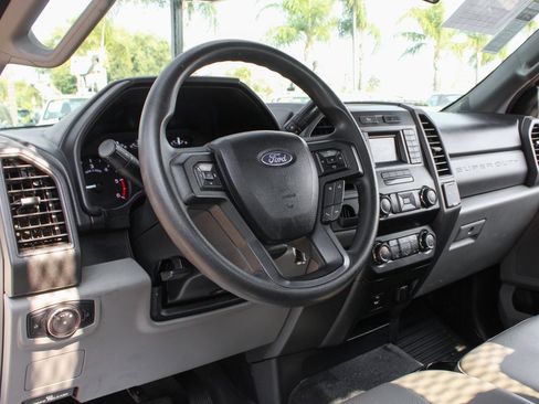 Used 2019 Ford F450 XL w/ Power Equipment Group image 19