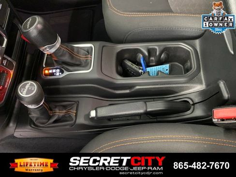 Used 2023 Jeep Gladiator Mojave w/ Cold Weather Group AWD/4WD image 23