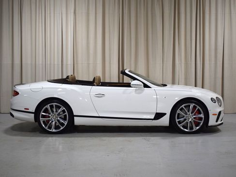 Used 2020 Bentley Continental GT image 13