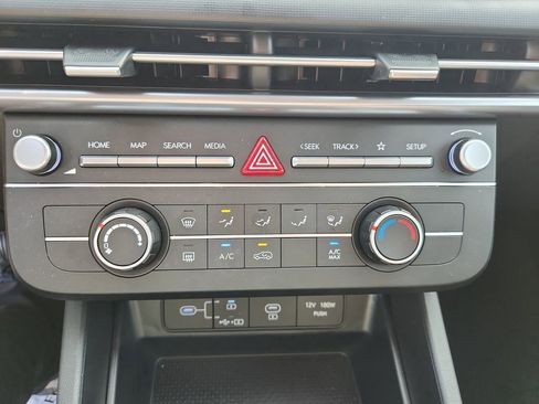 Used 2025 Hyundai Tucson SE image 24