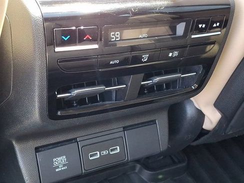 Used 2023 Acura MDX SH-AWD w/ Technology Package image 16