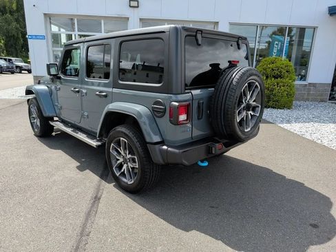 Used 2024 Jeep Wrangler Unlimited AWD/4WD image 15