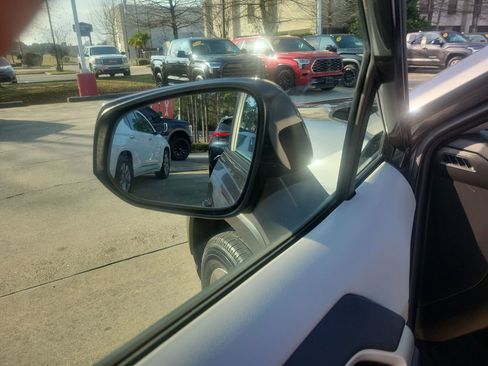 Used 2023 Toyota RAV4 XLE w/ Convenience Package image 11