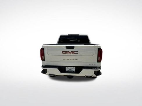 Used 2024 GMC Sierra 1500 AT4 w/ AT4 Premium Package AWD/4WD image 4