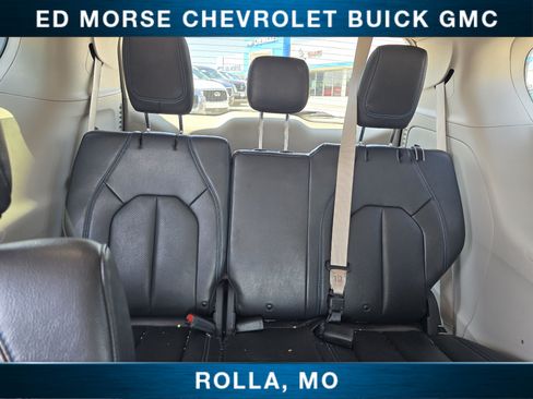 Used 2021 Chrysler Pacifica Touring-L FWD image 24