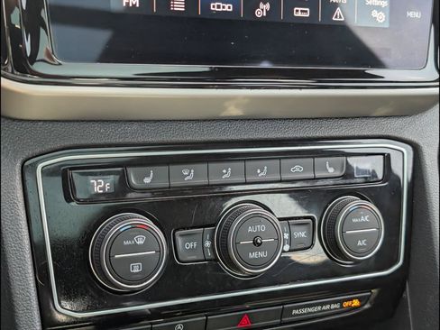 Used 2023 Volkswagen Atlas Cross Sport SE w/ Panoramic Sunroof Package FWD image 15