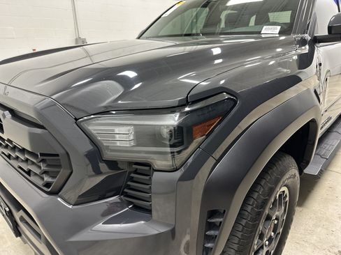 Used 2024 Toyota Tacoma TRD Off-Road AWD/4WD image 6
