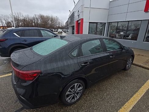 Used 2023 Kia Forte LXS w/ LXS Technology Package image 6