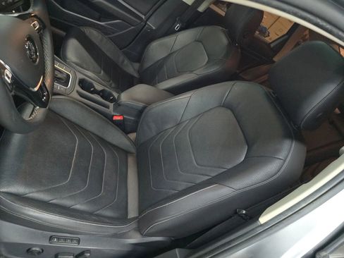 Used 2021 Volkswagen Jetta SEL Premium image 32