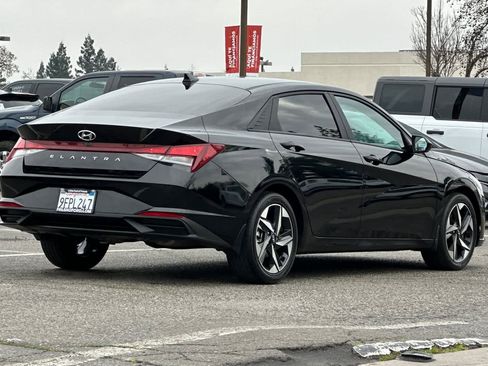 Used 2023 Hyundai Elantra SEL w/ Convenience Package image 2