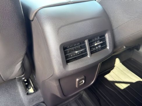 Used 2024 GMC Terrain SLE w/ Elevation Edition FWD image 22