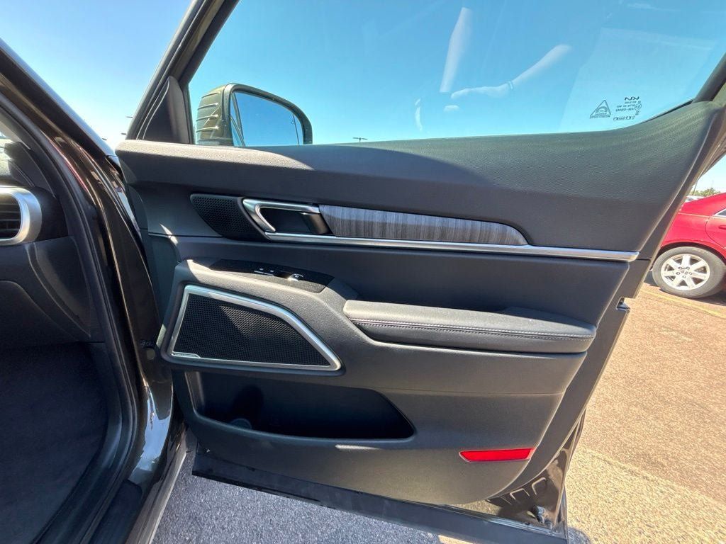 Used 2024 Kia Telluride EX w/ EX Captain's Chair Package AWD/4WD image 31