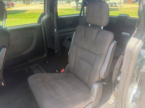 Used 2020 Dodge Grand Caravan SE FWD image 20
