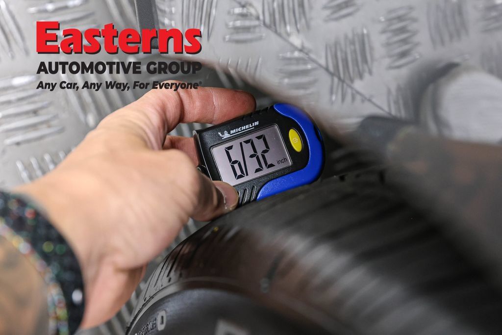 Used 2025 Ford Mustang Coupe RWD image 28