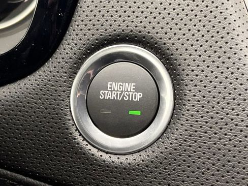 New 2026 Cadillac XT5 Luxury image 18