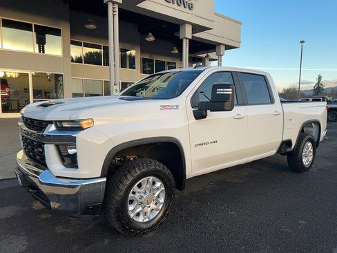 Used 2023 Chevrolet Silverado 2500 LT image 1