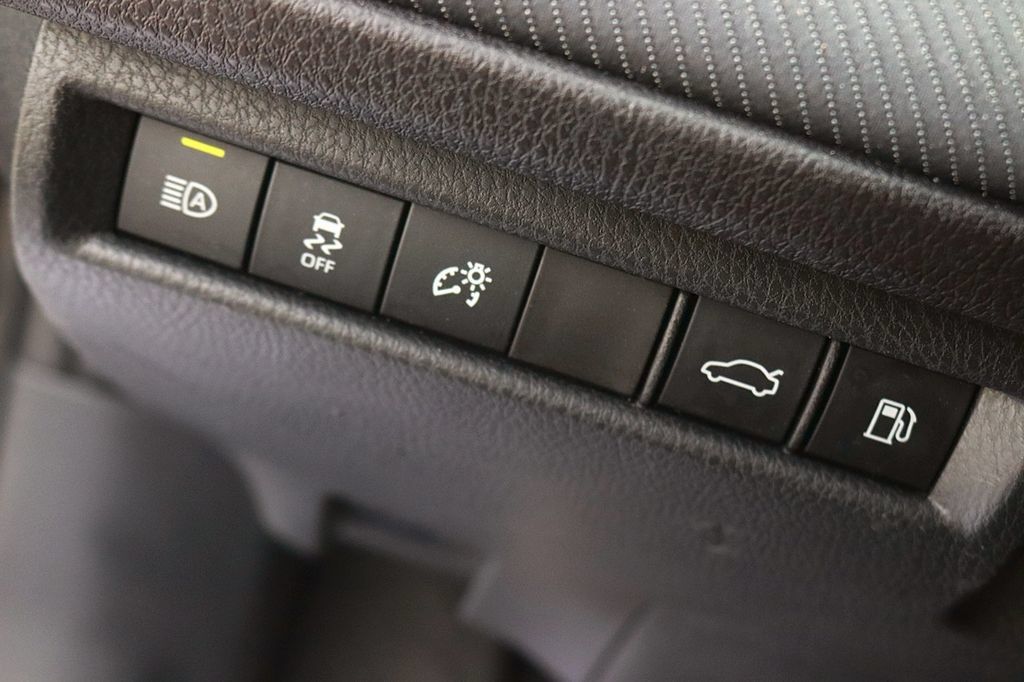 Used 2025 Toyota Camry SE FWD image 25