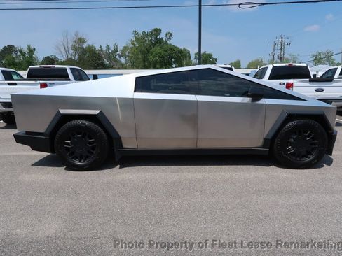 Used 2024 Tesla Cybertruck AWD Crew Cab image 6