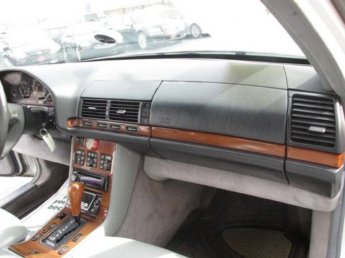 Used 1992 Mercedes-Benz 400 E image 18