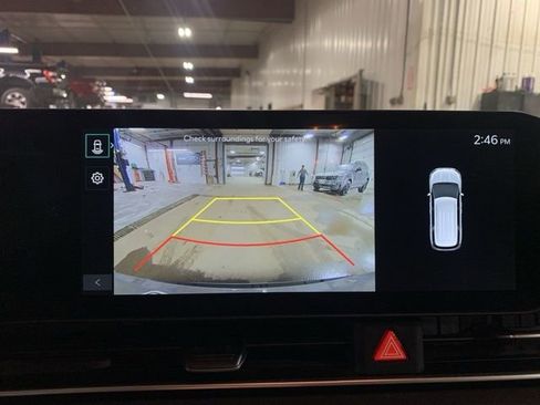 Used 2025 Kia Carnival EX image 14