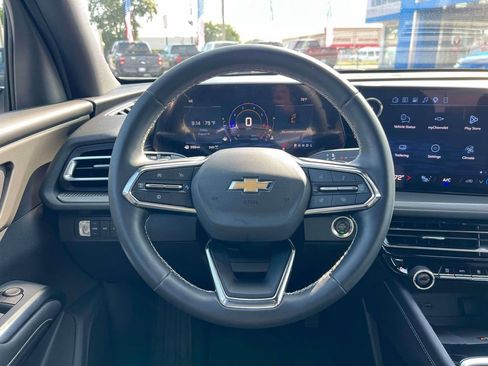 Used 2026 Chevrolet Traverse LT AWD/4WD image 17
