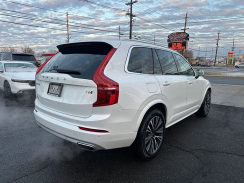 Used 2021 Volvo XC90 T6 Momentum image 7
