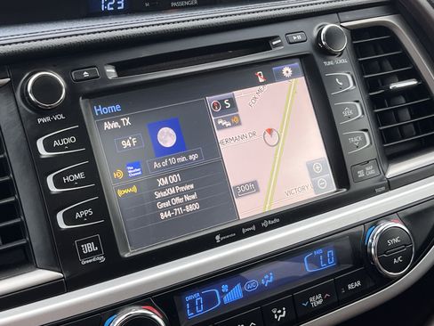 Used 2019 Toyota Highlander Limited FWD image 7