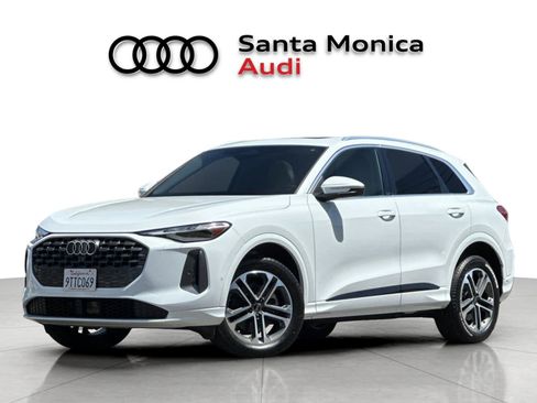 Used 2025 Audi Q5 Premium w/ Convenience Package AWD/4WD image 1