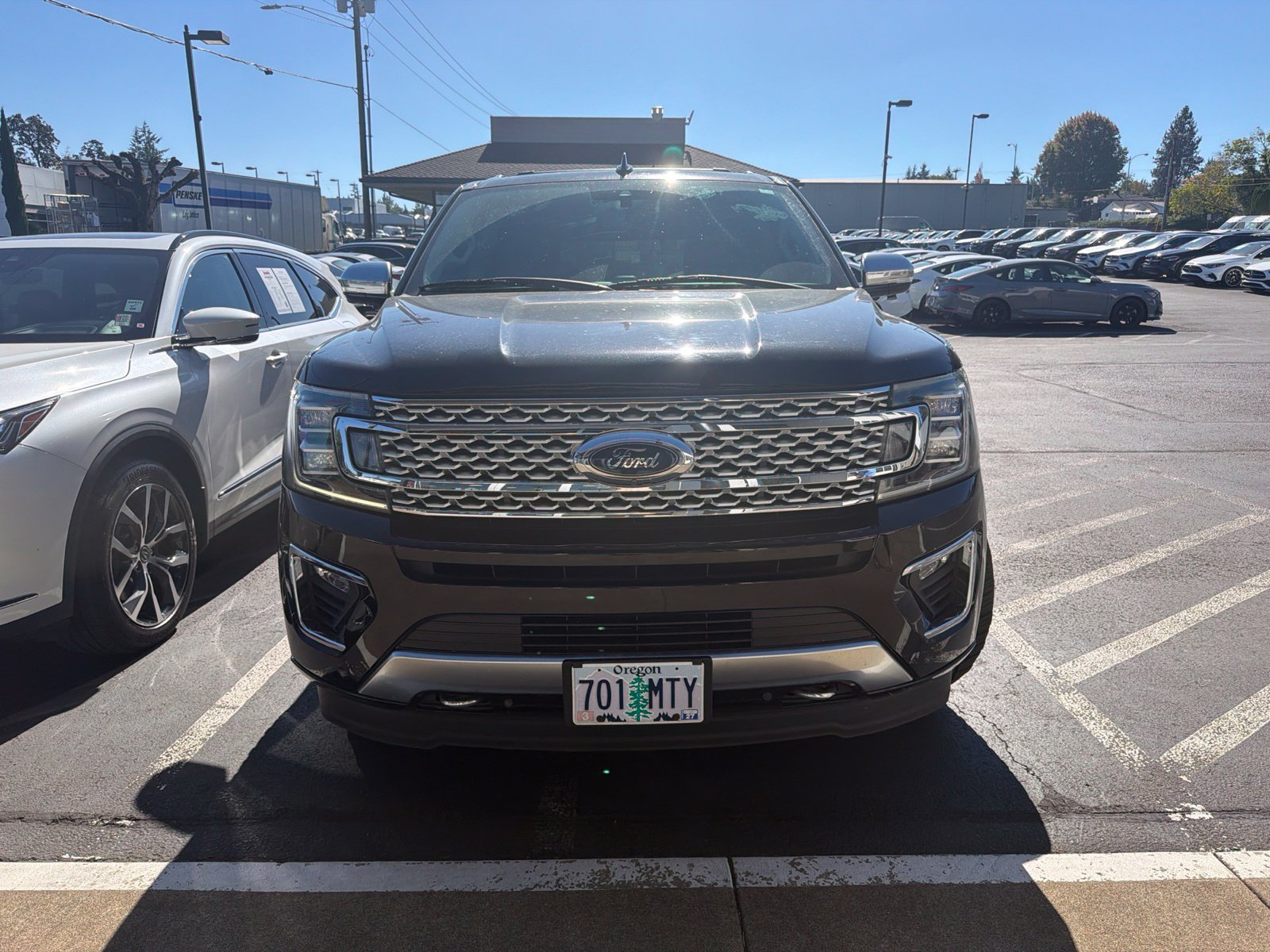 Used 2018 Ford Expedition Platinum AWD/4WD image 2
