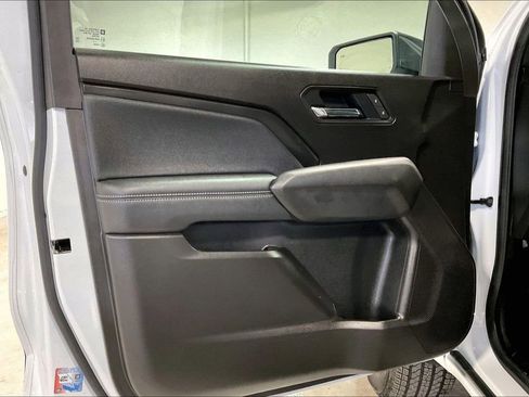Used 2025 Chevrolet Colorado LT w/ LT Convenience Package image 20