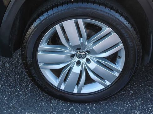 Used 2018 Volkswagen Atlas SEL Premium image 11