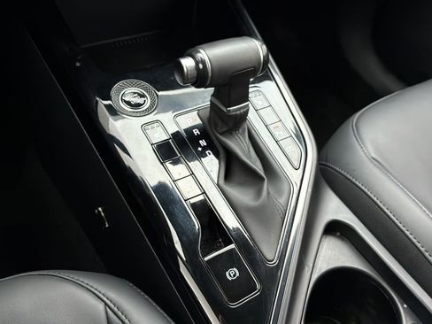 Certified 2025 Kia Niro EX FWD image 13