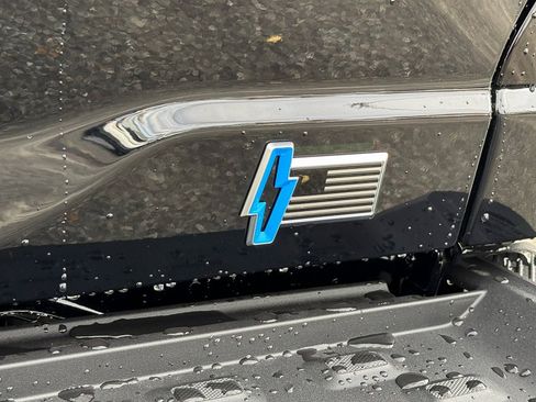 New 2025 Ford F150 Lightning Lariat image 18