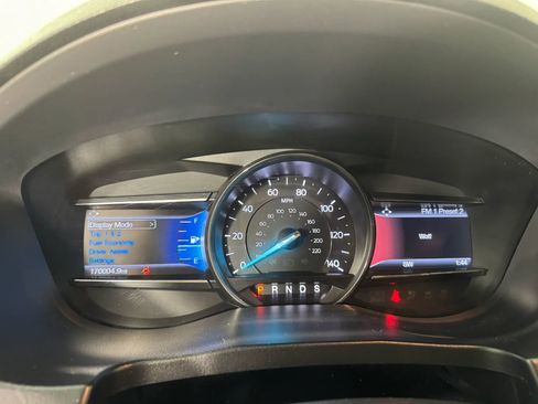 Used 2016 Ford Explorer XLT w/ Equipment Group 202A AWD/4WD image 14